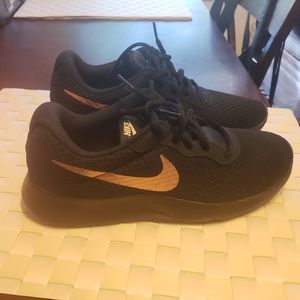 Black Nike Tanjun Sneakers Size 9